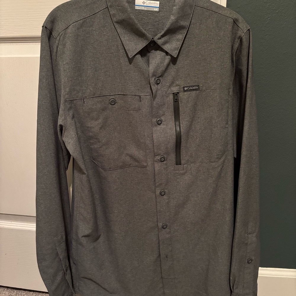 Columbia Mens Long Sleeve Omni Wick Performance Button-Up Shirt in Charcoal
